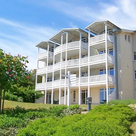Meeresblick Fewo: Seaside Retreat With Balcony And Access Apartment Goehren (Ruegen)