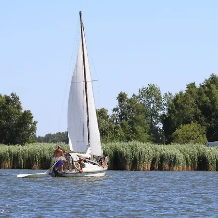 Apartment Meeresblick Fewo: Seaside Retreat With Balcony And Access