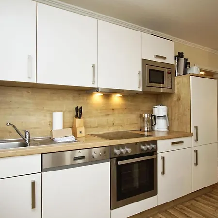 Mit Meerblick Und Balkon, Gratis Nutzung Vom Ahoi Erlebnisbad Und Sauna In Sellin - Meeresblick 38 * Goehren (Ruegen)