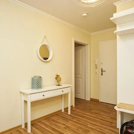 Mit Meerblick Und Balkon, Gratis Nutzung Vom Ahoi Erlebnisbad Und Sauna In Sellin - Meeresblick 38 Appartement Goehren (Ruegen)