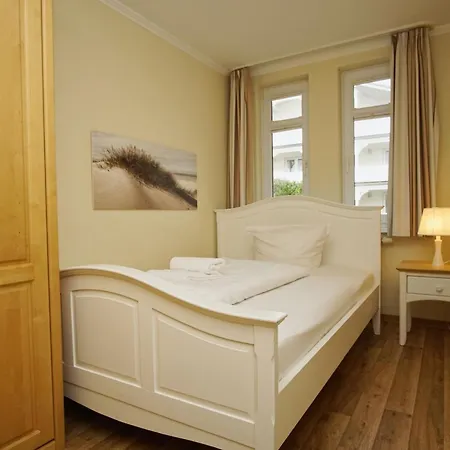 Mit Meerblick Und Balkon, Gratis Nutzung Vom Ahoi Erlebnisbad Und Sauna In Sellin - Meeresblick 38 Goehren (Ruegen)